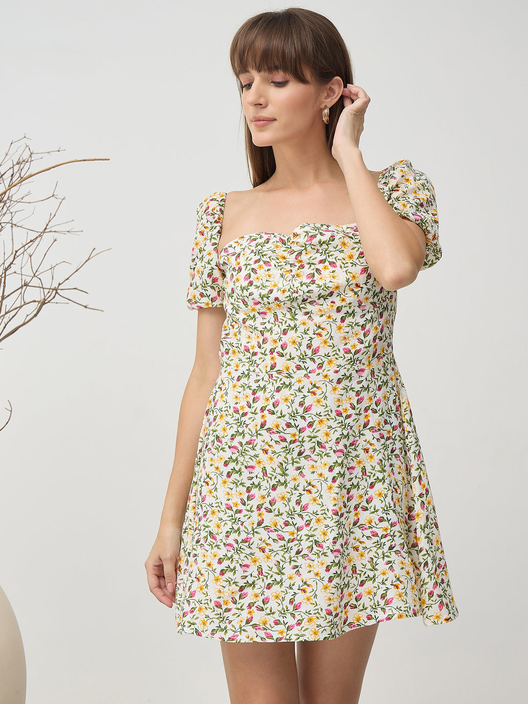Women’s White Floral Sweetheart Neck Puff Sleeve Mini Dress