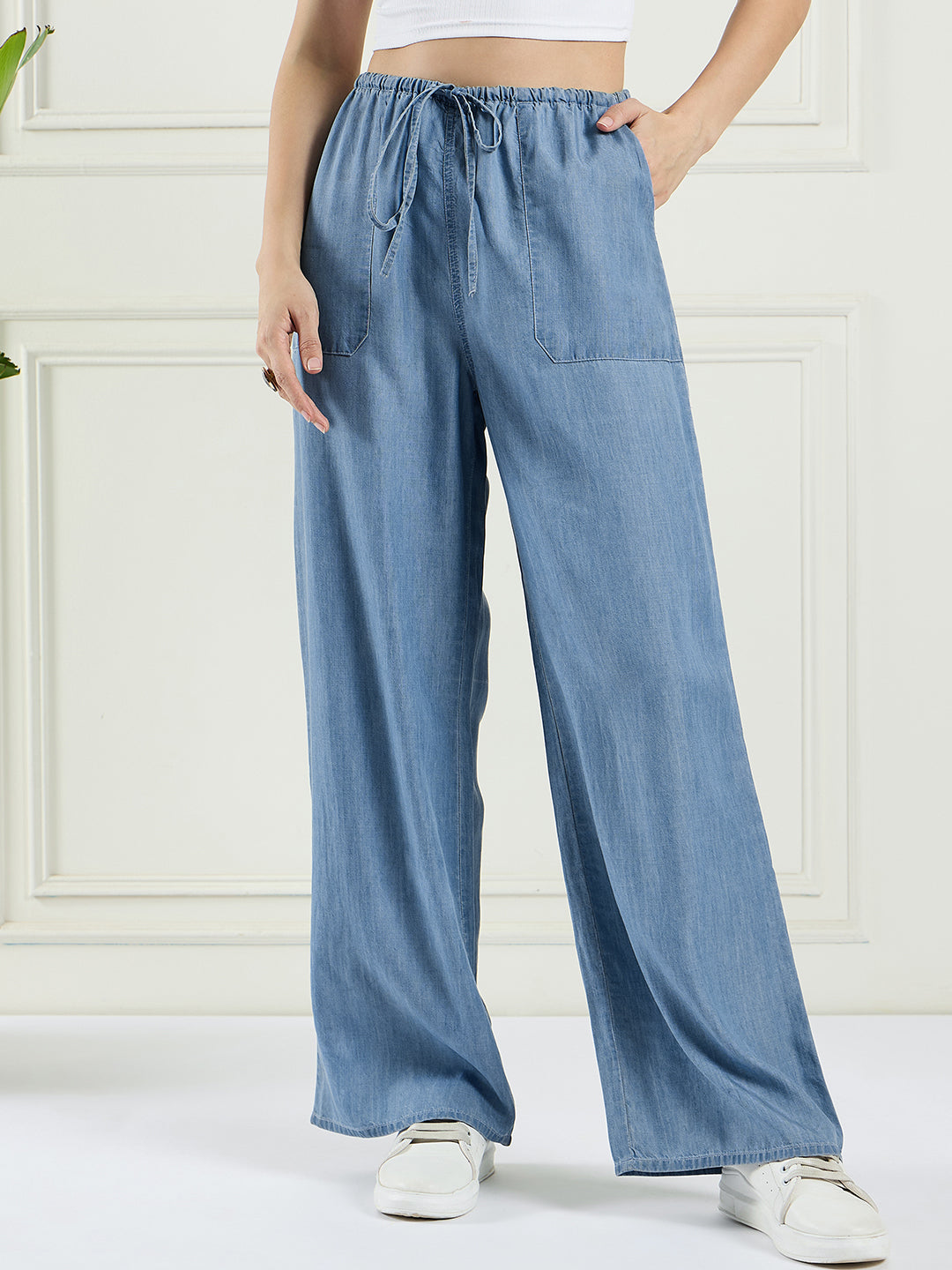 Women elasticated denim pants with pockets