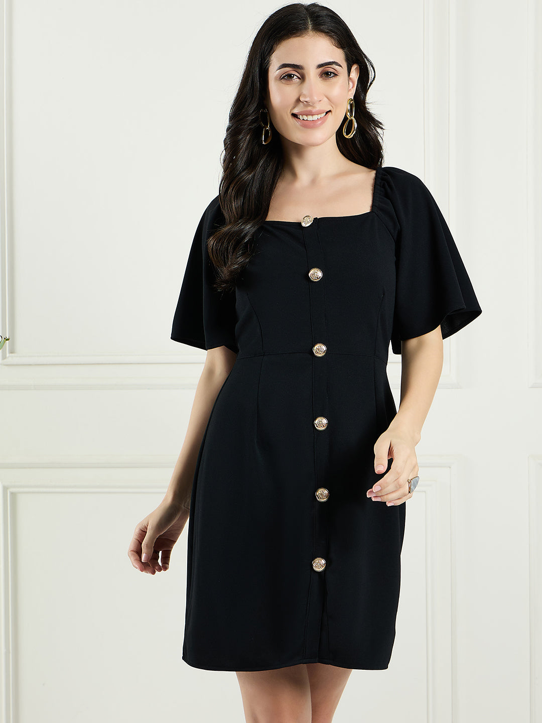 Sheath dress with flared sleeve and show buttons