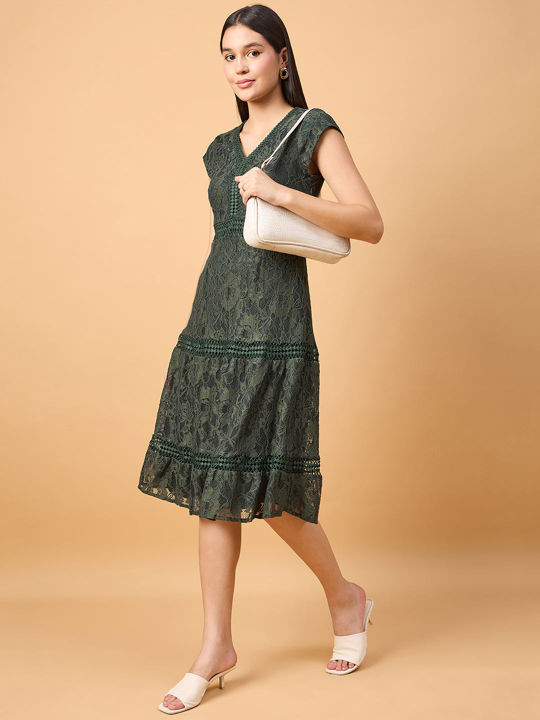 Green v neck lace dress with short sleeves