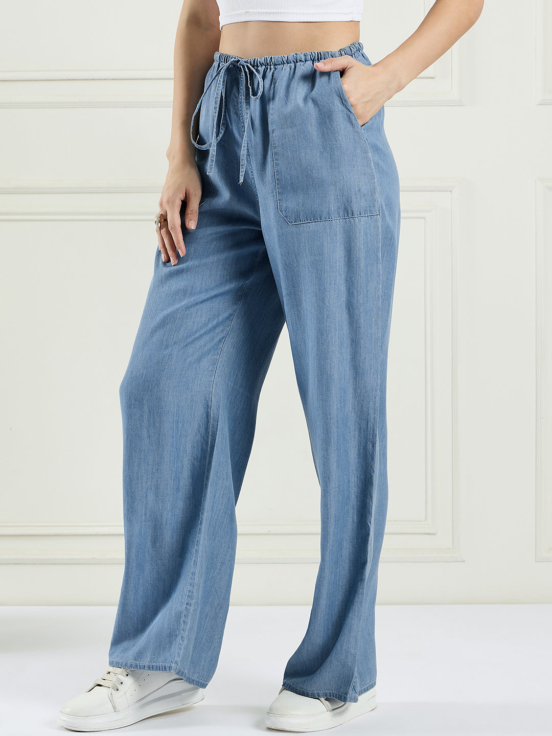 Women elasticated denim pants with pockets