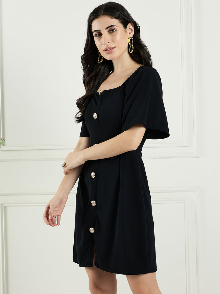 Sheath dress with flared sleeve and show buttons