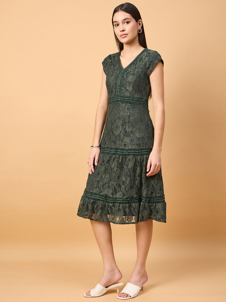 Green v neck lace dress with short sleeves