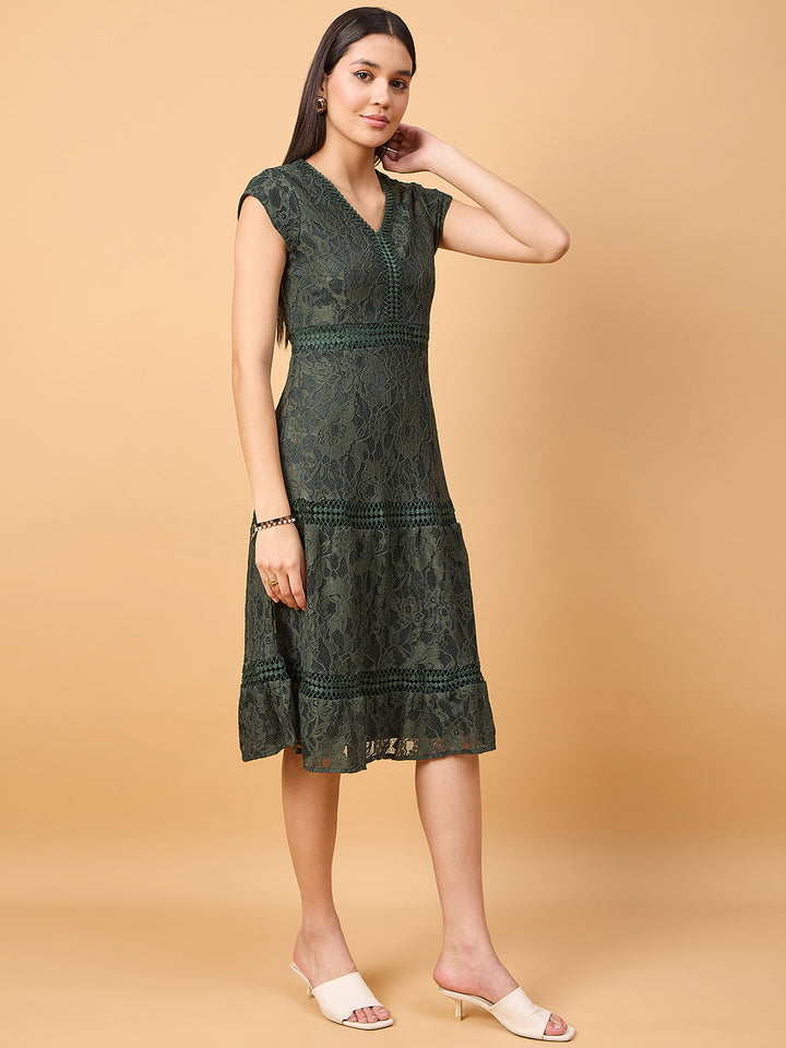 Green v neck lace dress with short sleeves