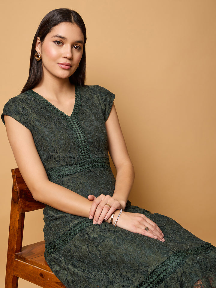 Green v neck lace dress with short sleeves